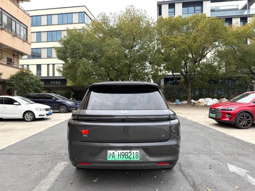 Li Auto L (Liter) 8 Air