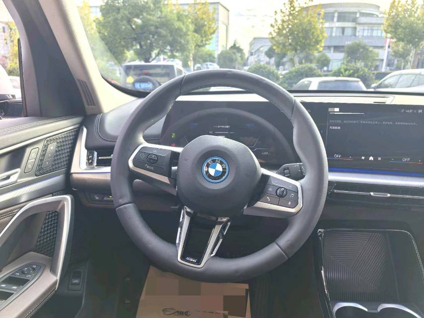 BMW iX 1 eDrive 25L X