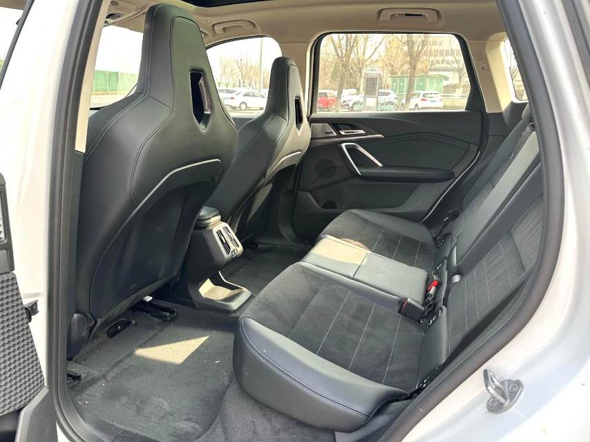 BMW iX 1 xDrive 30L M