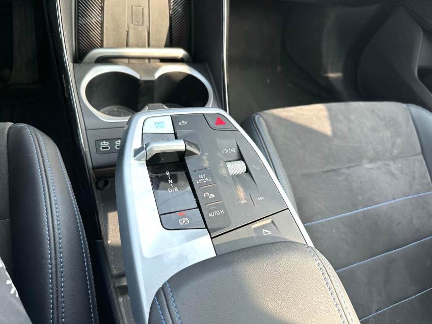BMW iX 1 xDrive 30L M