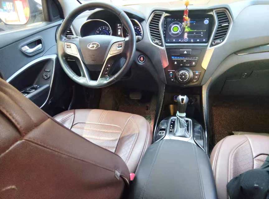 胜达 Model Year 2.4L 自动两驱舒适型 5 Seats
