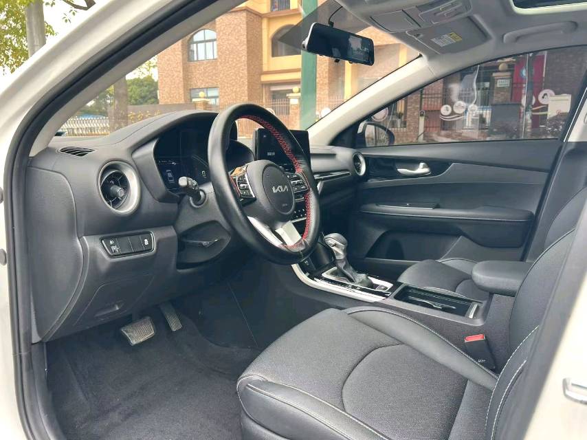 Kia K 3 Model Year 1.5L CVT 时尚版