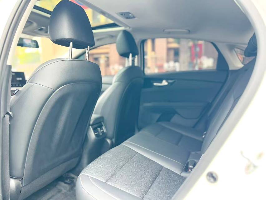 Kia K 3 Model Year 1.5L CVT 时尚版