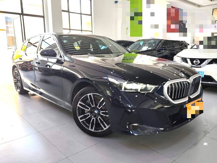 BMW 5 系 Model Year 530Li Advanced M 运动套装
