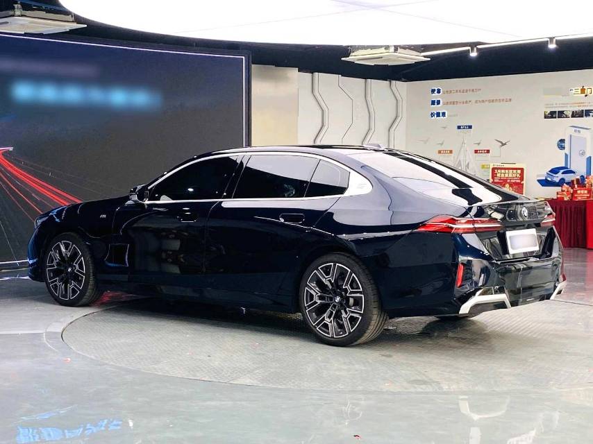 BMW 5 系 Model Year 530Li Advanced M 运动套装