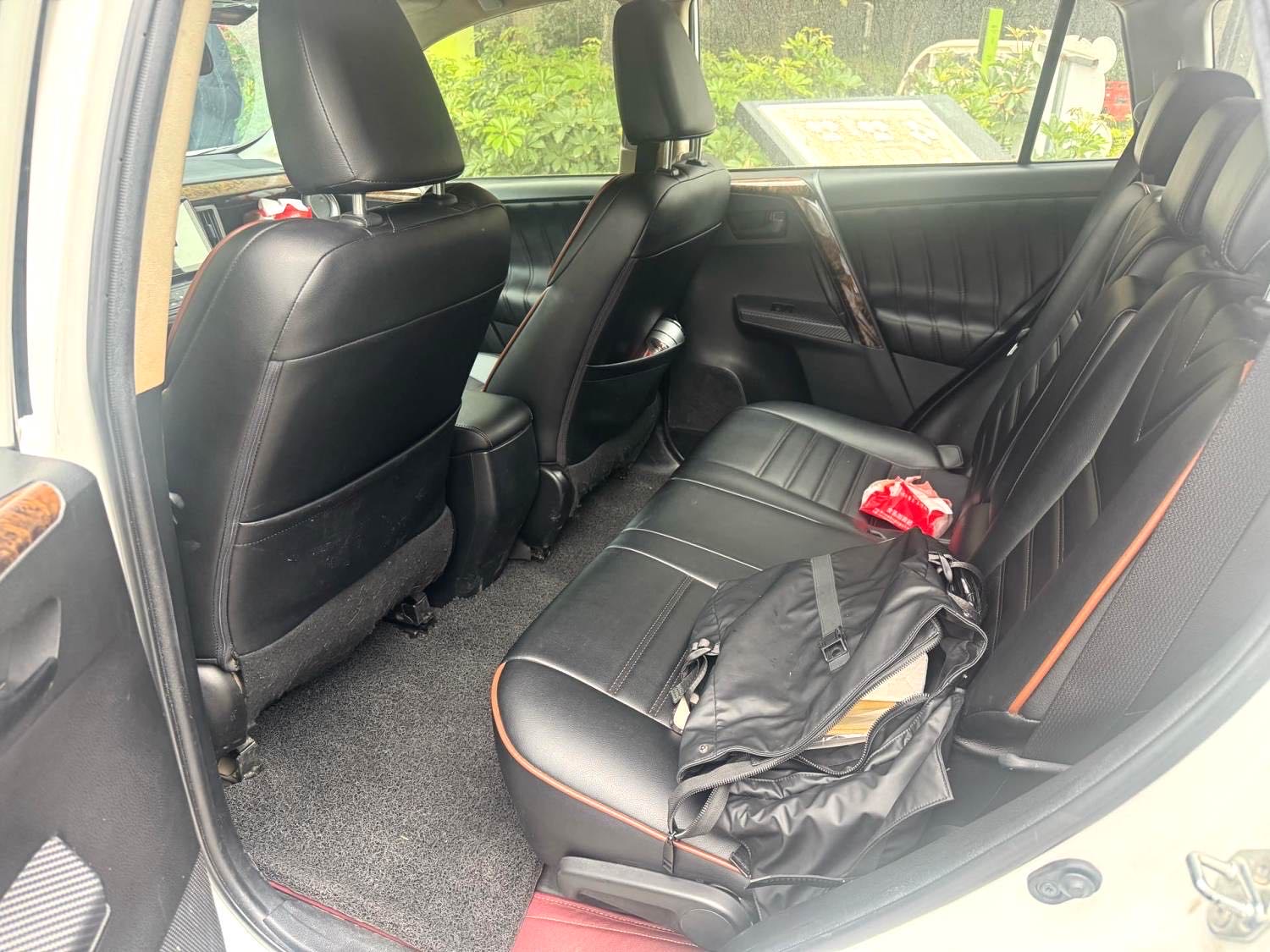 Toyota RAV4 2,5 л, автомат, полный привод, комплектация Elite