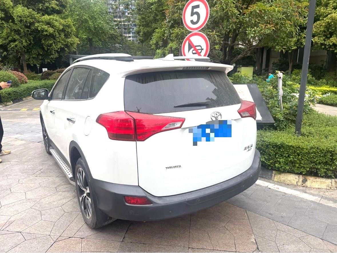 Toyota RAV4 2,5 л, автомат, полный привод, комплектация Elite