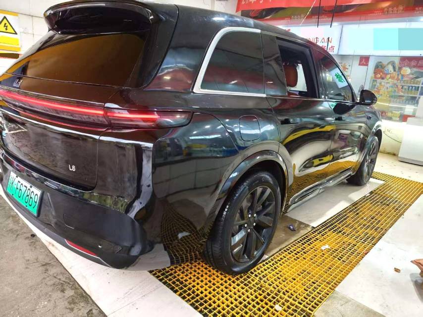 Li Auto L (Liter) 8 Pro