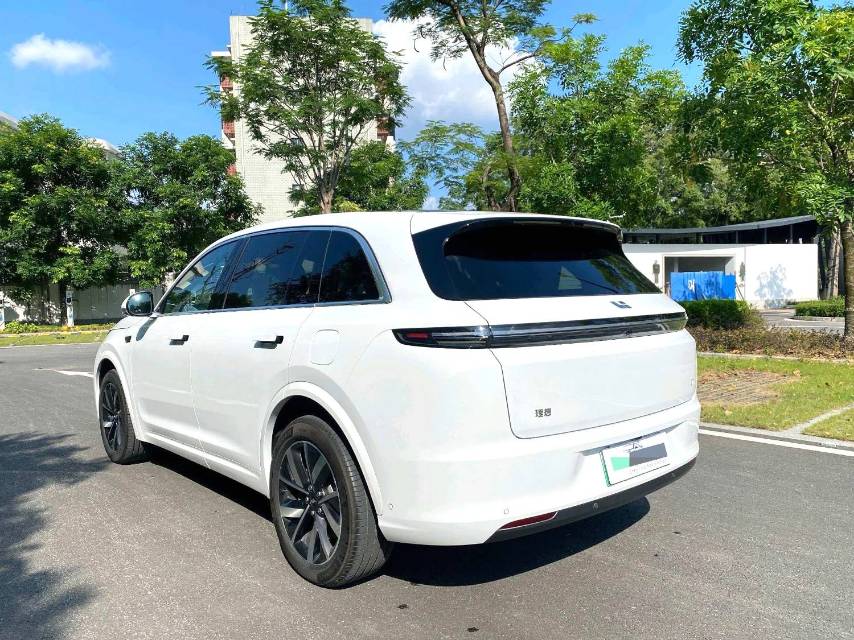 Li Auto L (Liter) 7 Pro