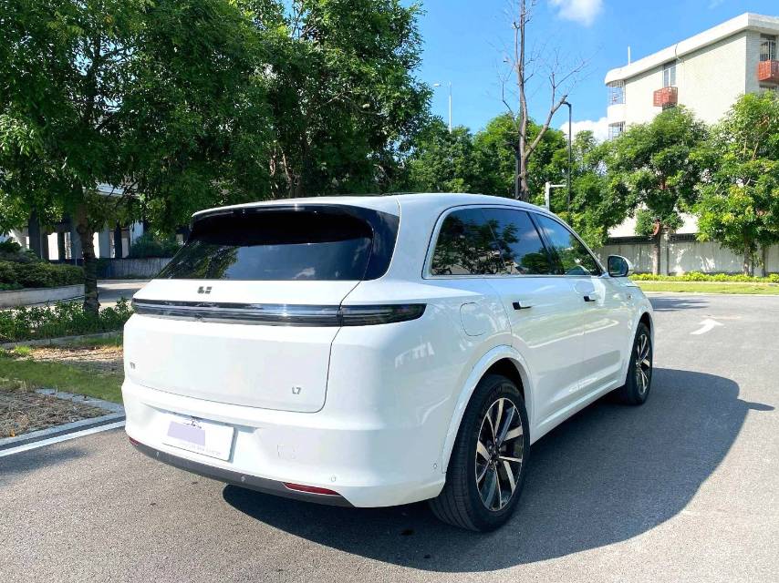 Li Auto L (Liter) 7 Pro