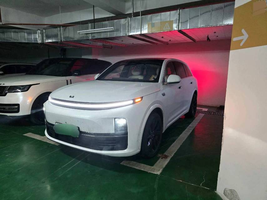 Li Auto L (Liter) 7 Pro