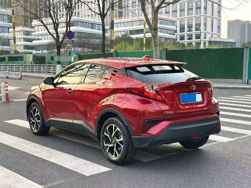 Toyota C HR 2.0L Luxury VI