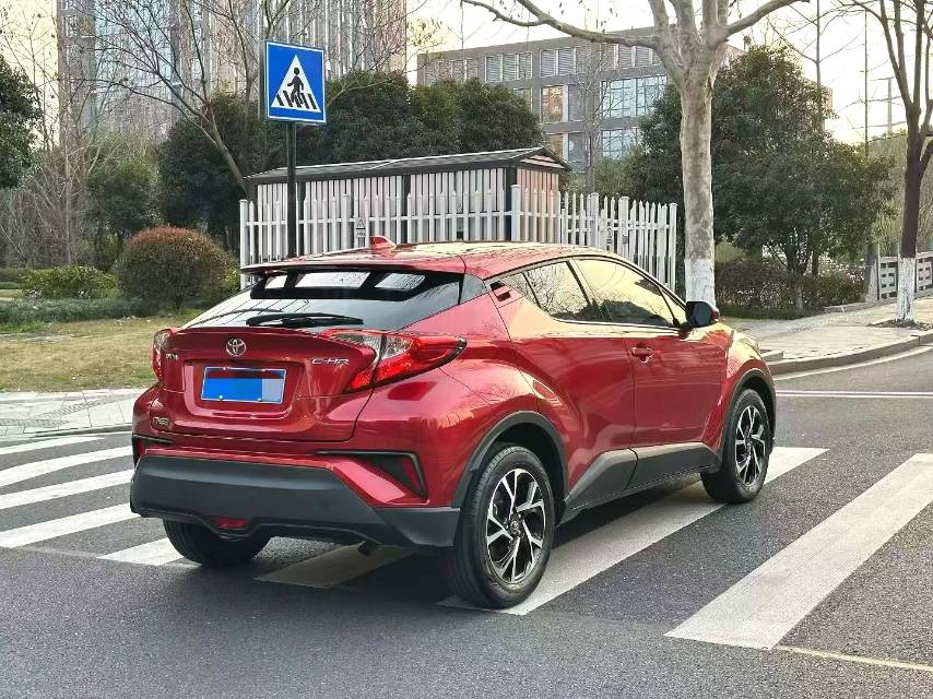 Toyota C HR 2.0L Luxury VI
