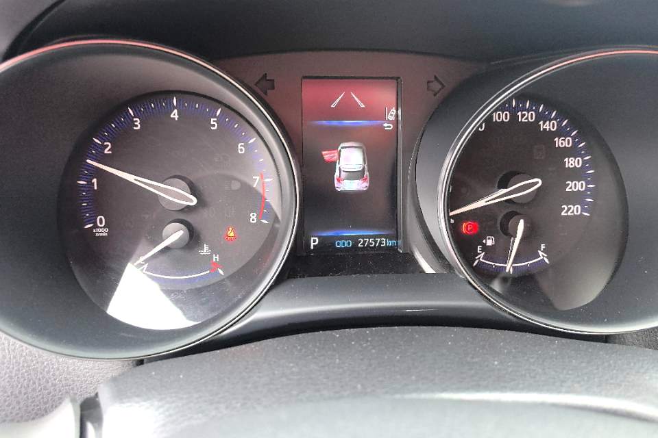 Toyota IZOA 2,0 л