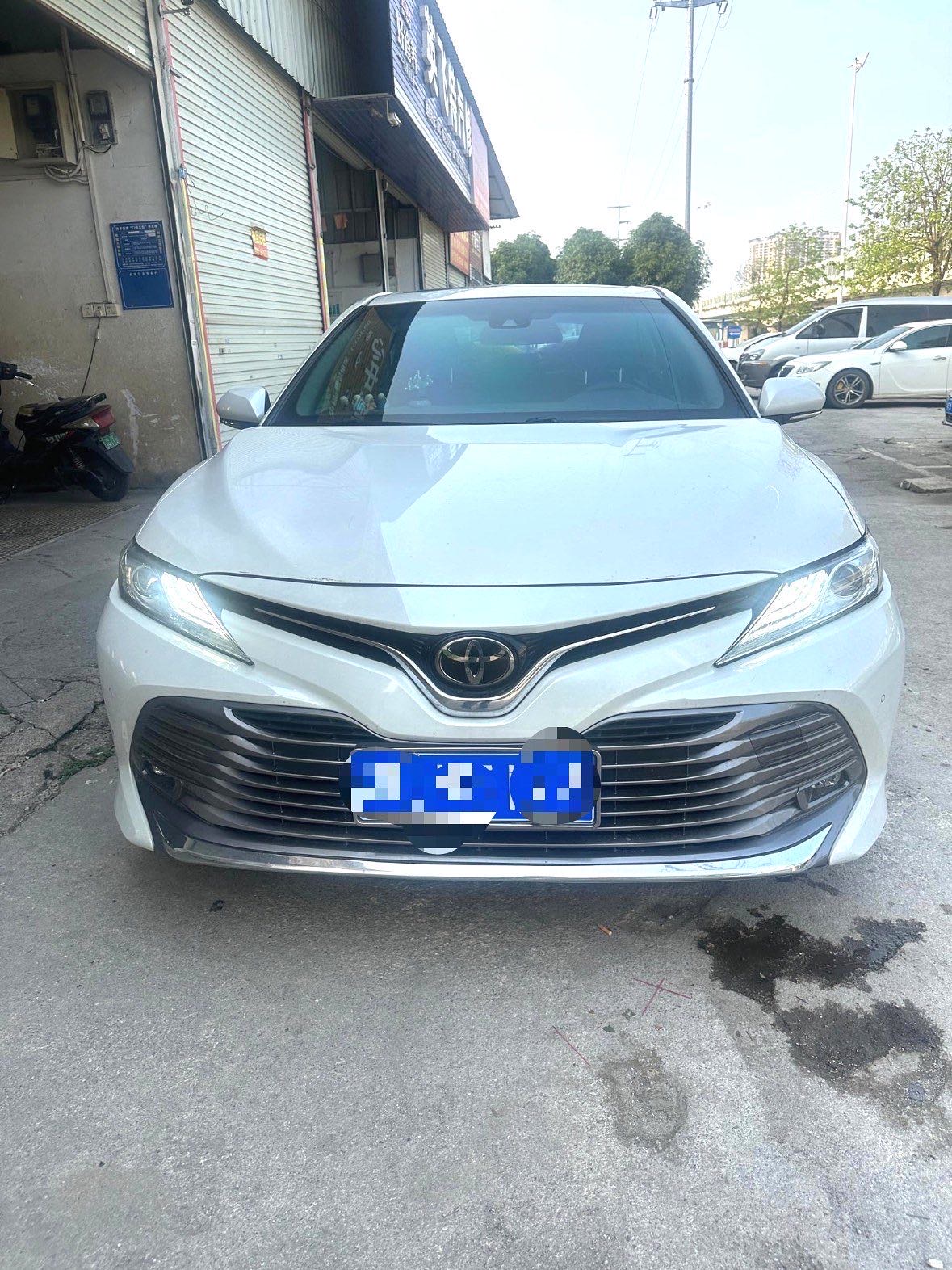 Toyota Camry 2.0G Luxury