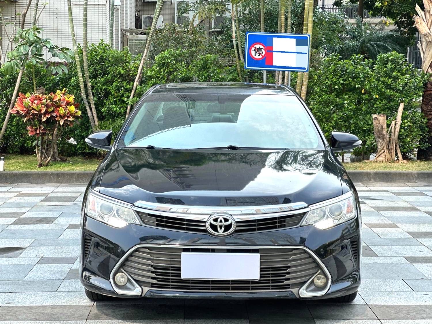 Toyota Camry 2.0G Lead