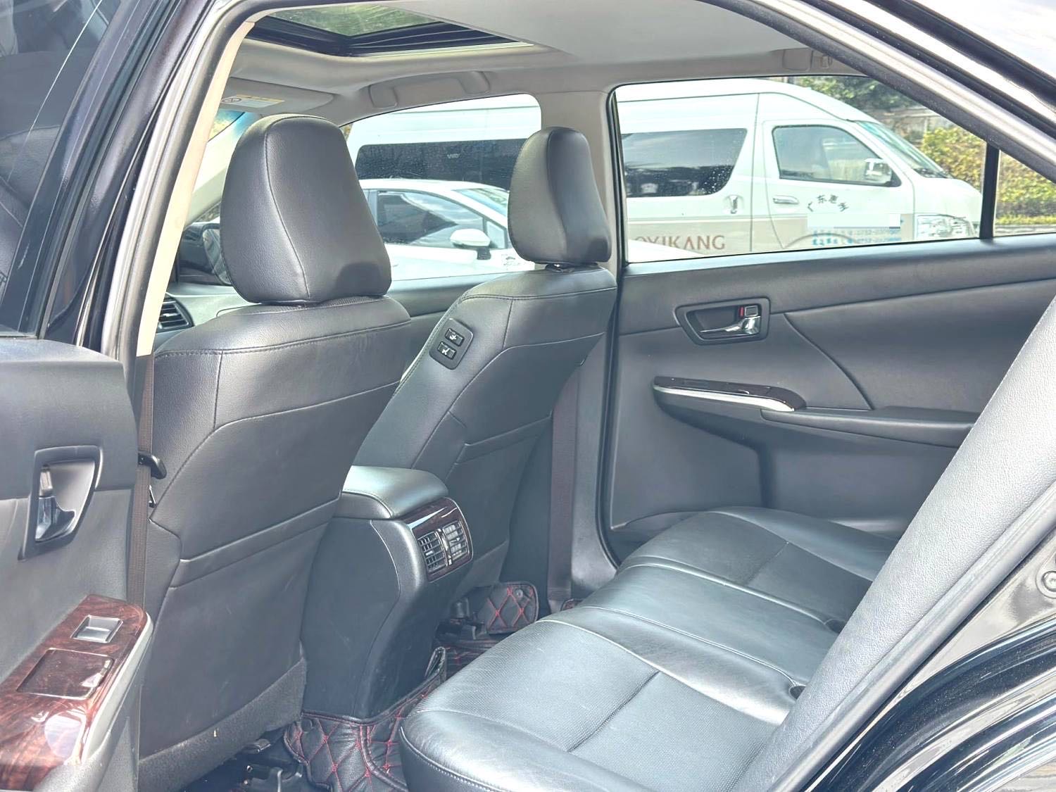 Toyota Camry 2.0G Lead