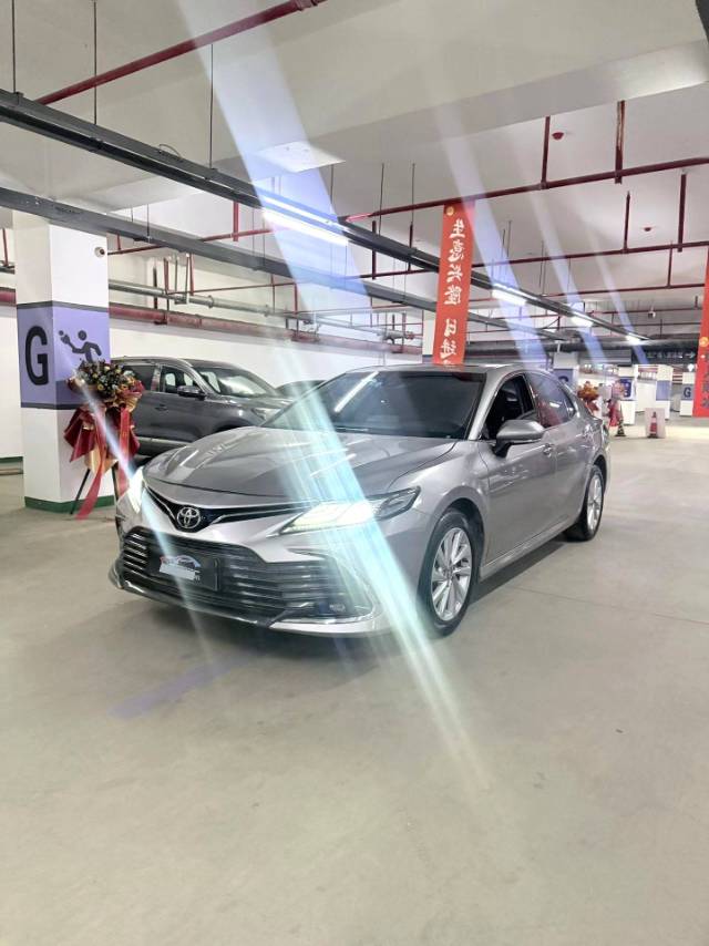 Toyota Camry 2.0G Luxury