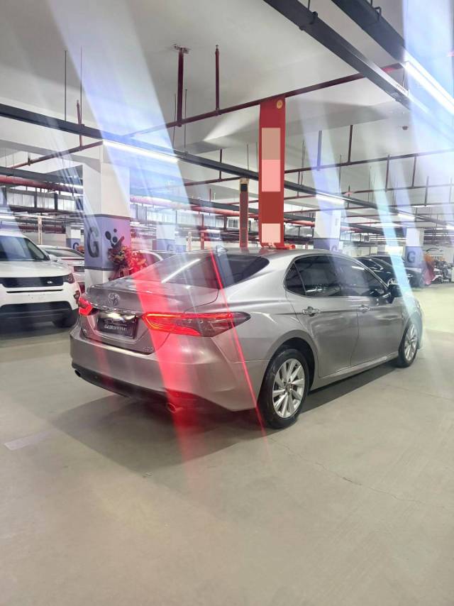 Toyota Camry 2.0G Luxury