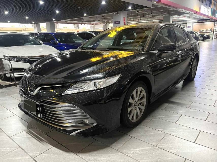 Toyota Camry 2.0G Luxury