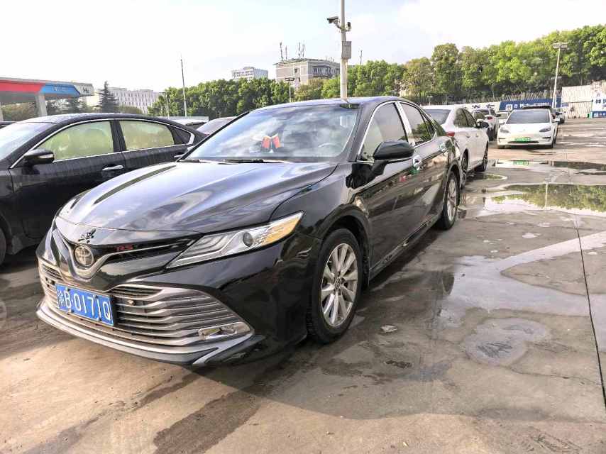 Toyota Camry 2.0G Luxury