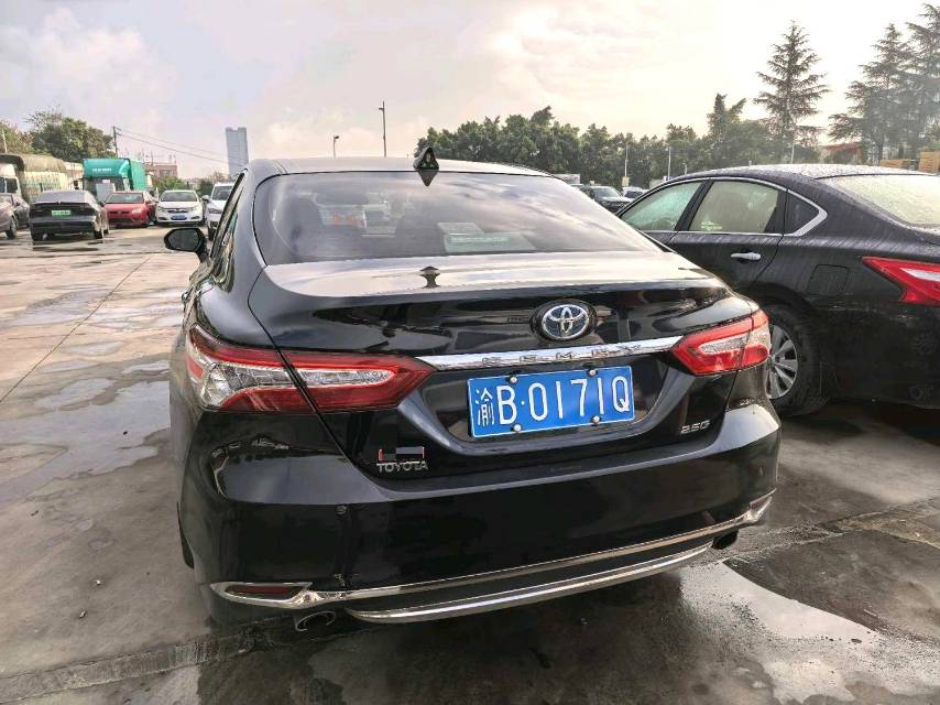 Toyota Camry 2.0G Luxury