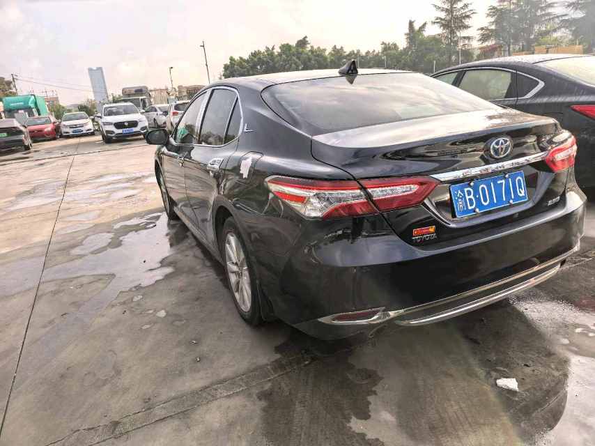 Toyota Camry 2.0G Luxury