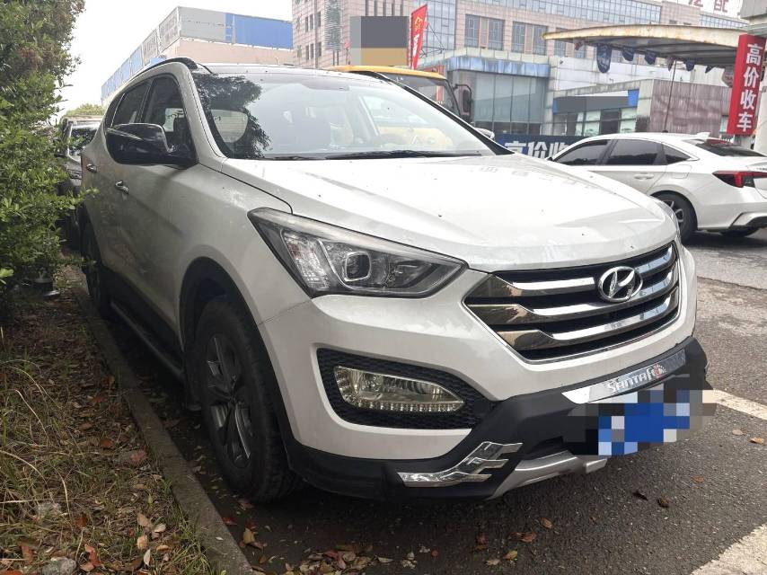 胜达 Model Year 2.0T 自动四驱智能型 7 Seats