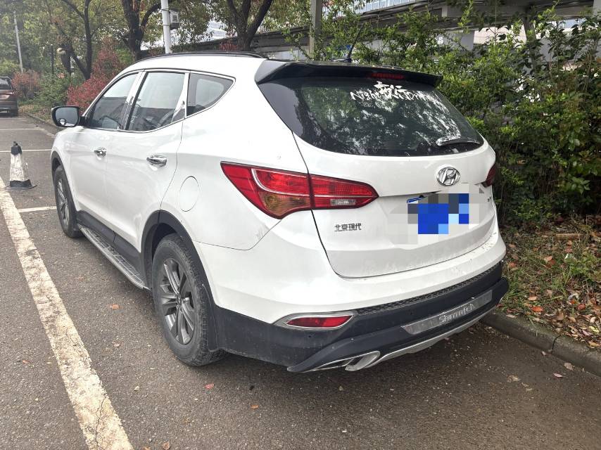 胜达 Model Year 2.0T 自动四驱智能型 7 Seats