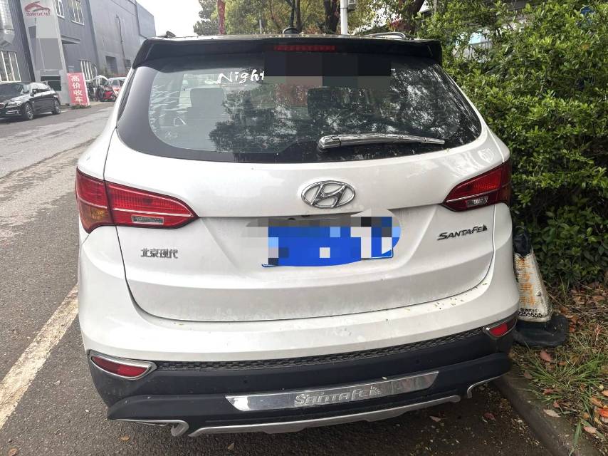 胜达 Model Year 2.0T 自动四驱智能型 7 Seats