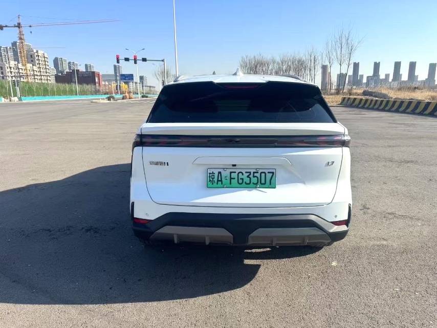 Geely Galaxy L (литр) 7 1.5T 115 км PLUS