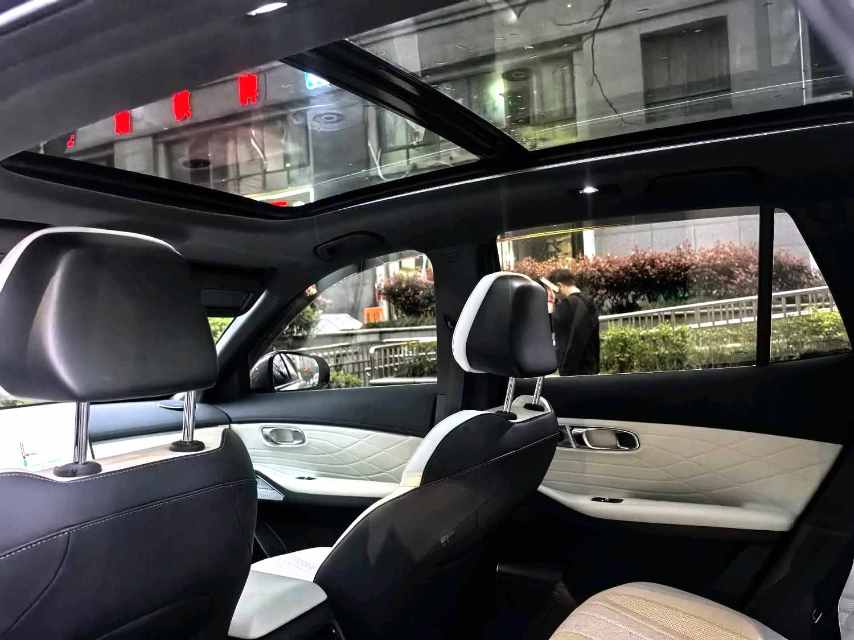 Geely Galaxy 7, версия Explore с запасом хода 120 км