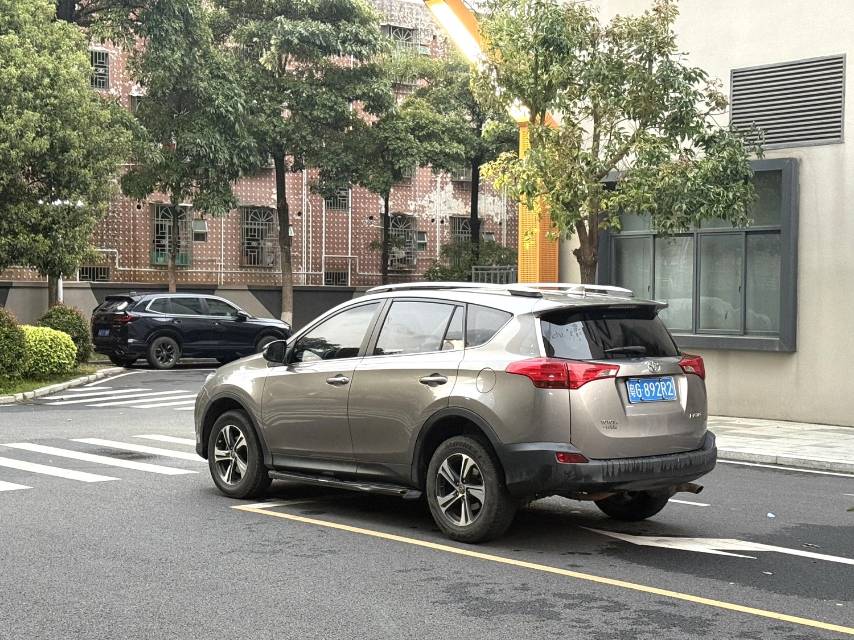 Toyota RAV 4 2.0L CVT 4WD