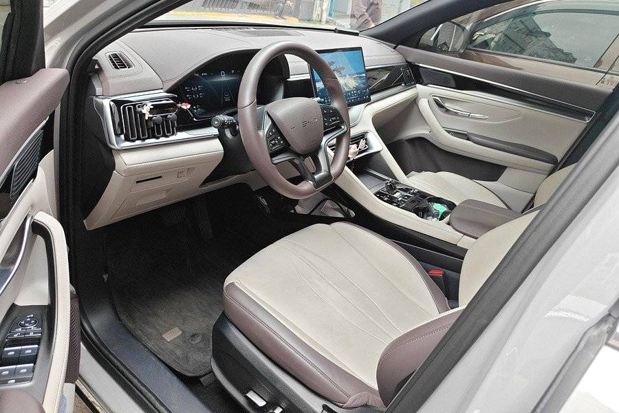 BYD PLUS New Energy DM i 112 км Premium
