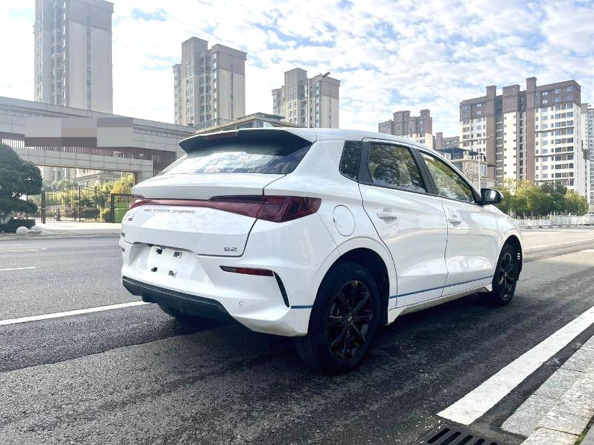 BYD e 2 400
