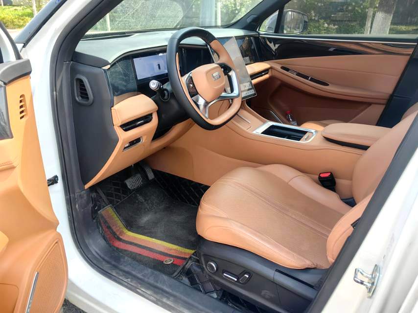 Geely Galaxy L (литр) 7 EM i 115 км, версия Explore