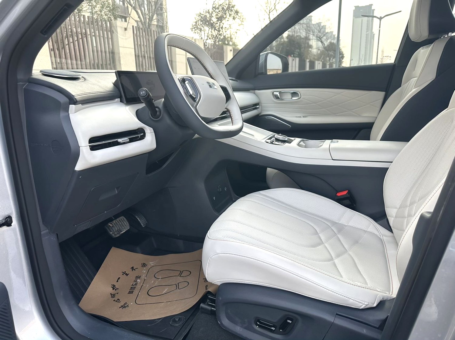银河 L (Liter) 7 Model Year EM i 115km 探索 Version