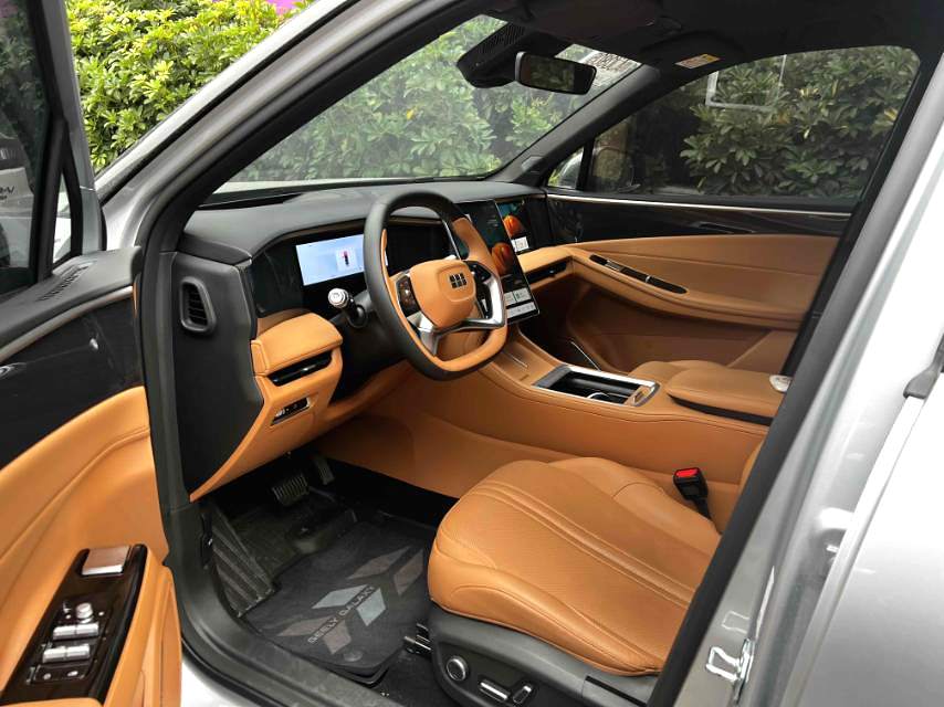 银河 L (Liter) 7 Model Year EM i 115km 探索 Version