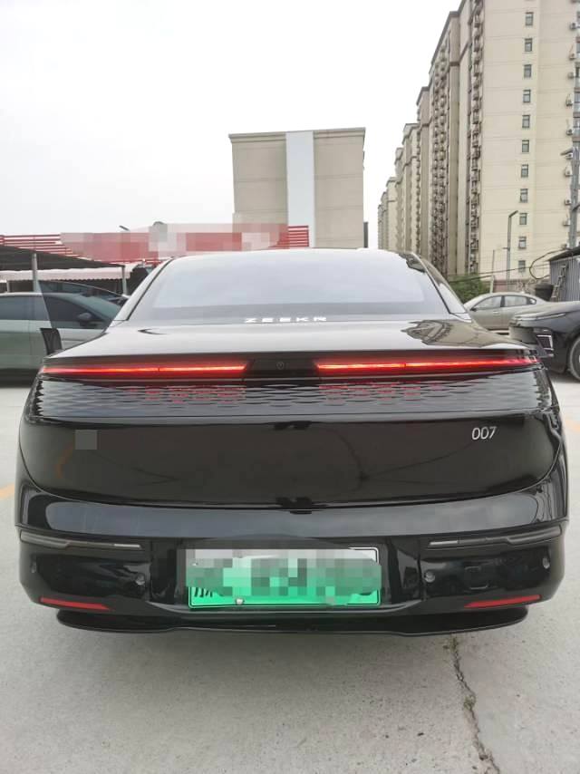 Zeekr 007 75kWh