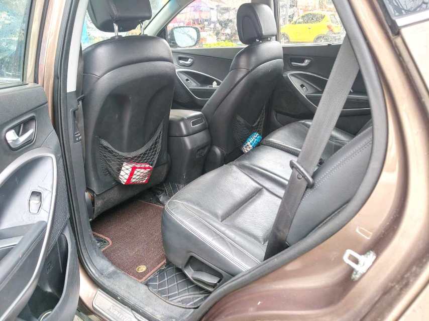 Hyundai Santa Fe 2.4L Automatic2WD 5 Seats