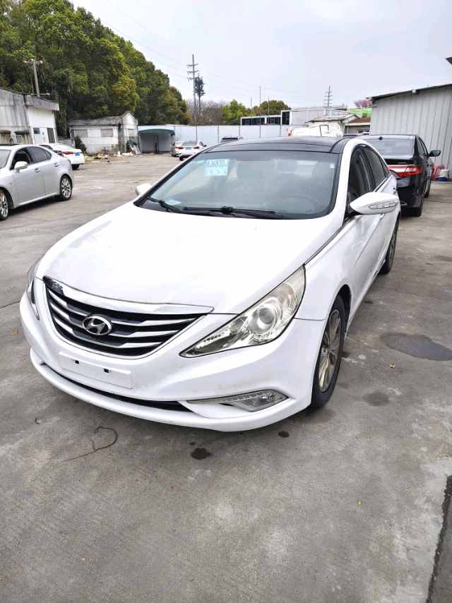 Hyundai 2.4L AutomaticLuxury IV