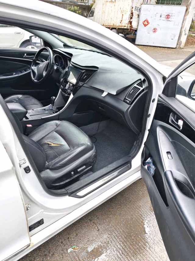 Hyundai 2,4 л, автоматическая коробка передач, версия Luxury IV