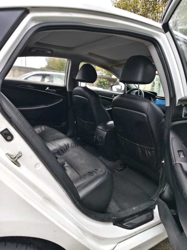 Hyundai 2,4 л, автоматическая коробка передач, версия Luxury IV