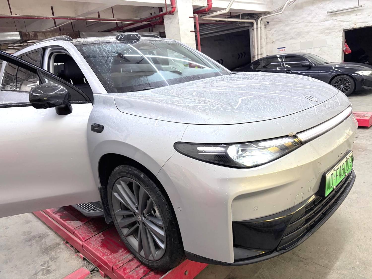 零跑 C 16 Model Year 增程 200 激光雷达版