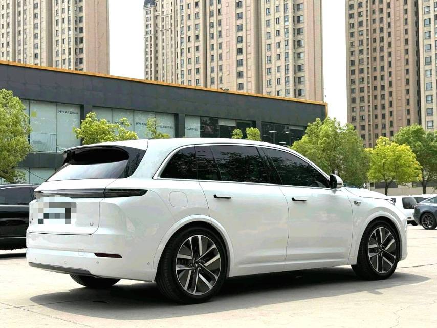 Li Auto L (Liter) 7 Ultra