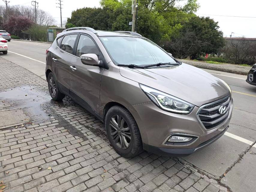 北京现代 ix 35 Model Year 2.0L 自动两驱智能型 GLS 国 V