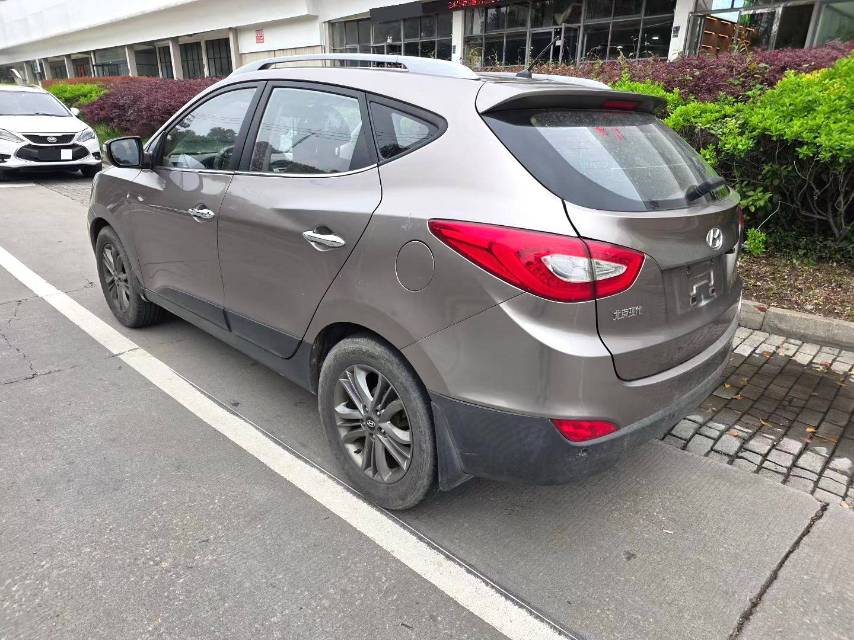 北京现代 ix 35 Model Year 2.0L 自动两驱智能型 GLS 国 V
