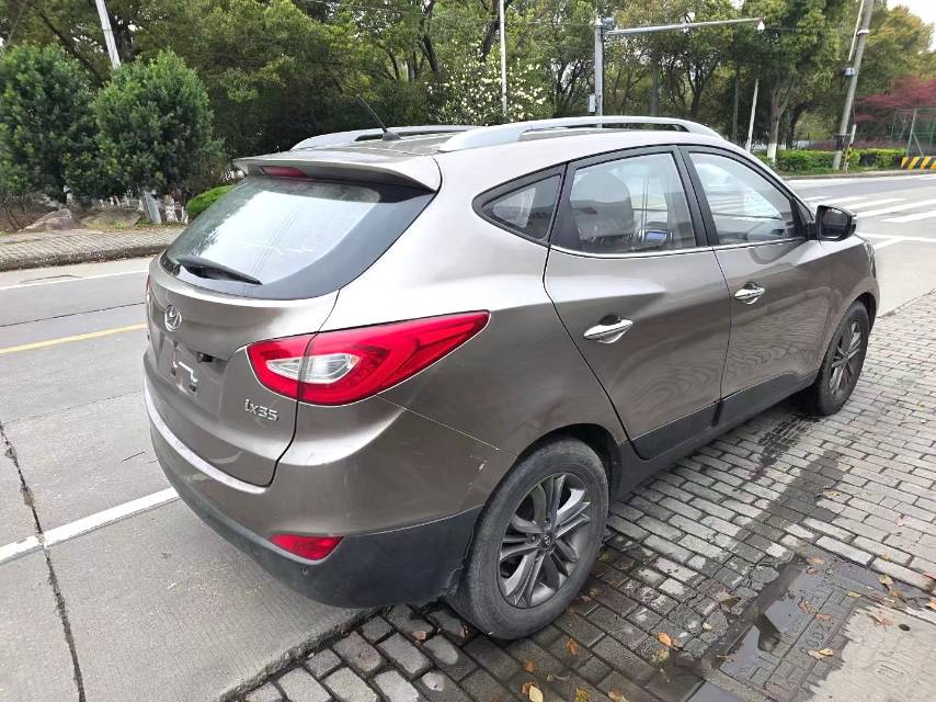 北京现代 ix 35 Model Year 2.0L 自动两驱智能型 GLS 国 V