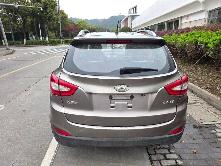 北京现代 ix 35 Model Year 2.0L 自动两驱智能型 GLS 国 V