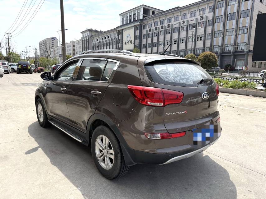 Kia Sportage 2,0 л, АКПП, передний привод, GL